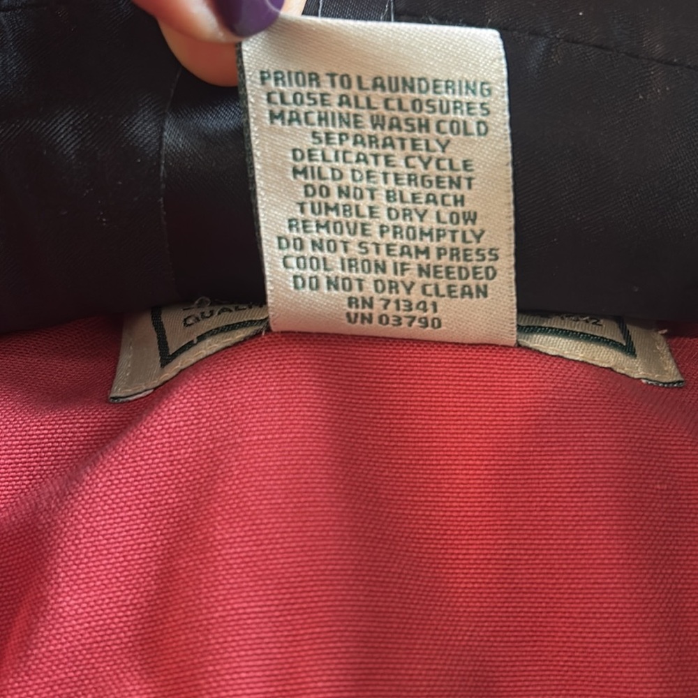 L.L.Bean Quilted Woman’s Barn coat Jacket Color Barn Red - Picture 12 of 12